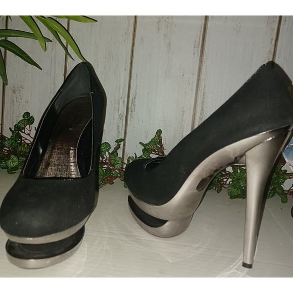 Liliana Black/Silver Closed Toe Platform Heels - Picture 9 of 14